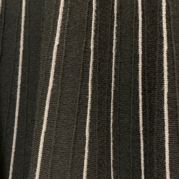 3/$15 Grace Elements Black A-Line Knit Skirt with Gray Pinstripes Size Small - Picture 5 of 5